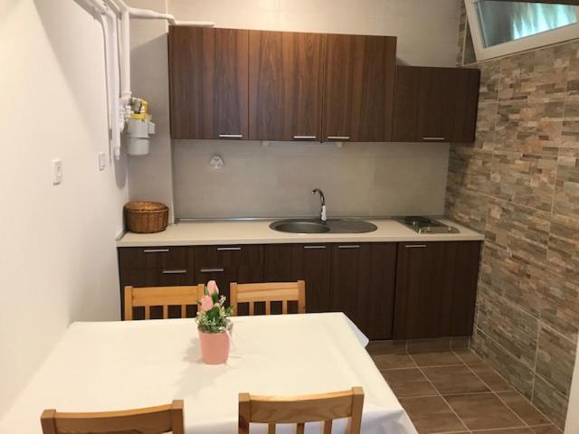 Xenia Apartmanok Хайдусобосло Экстерьер фото