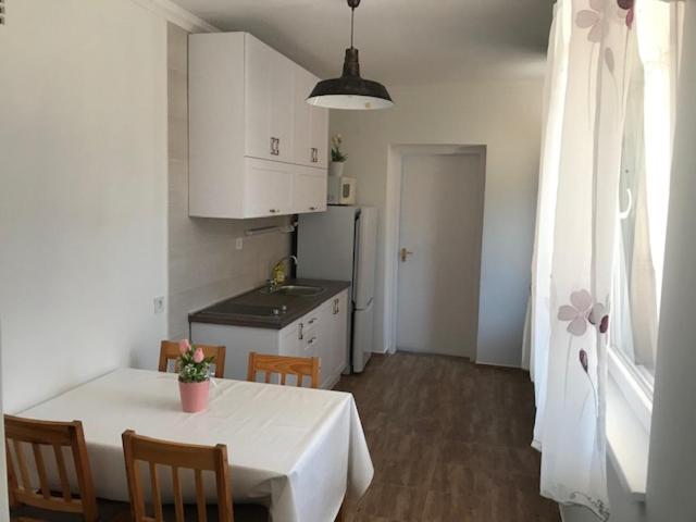 Xenia Apartmanok Хайдусобосло Экстерьер фото